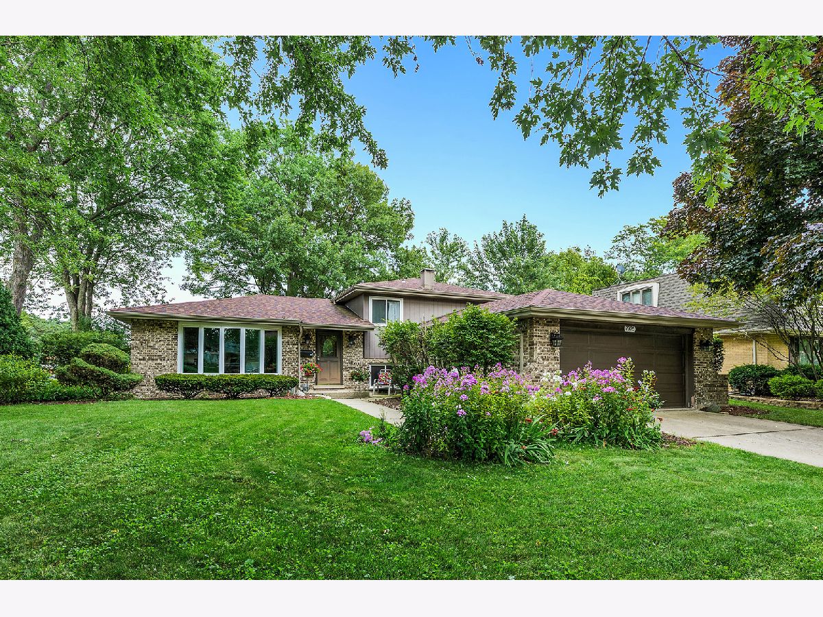Homes Sold Farmingdale South Darien Illinois, 7925 Adams