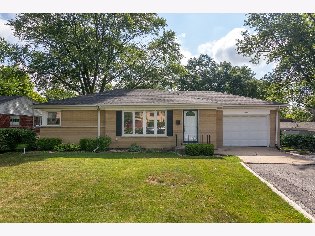 Homes Rented Countryside Glenview Illinois, 609 Greenwood