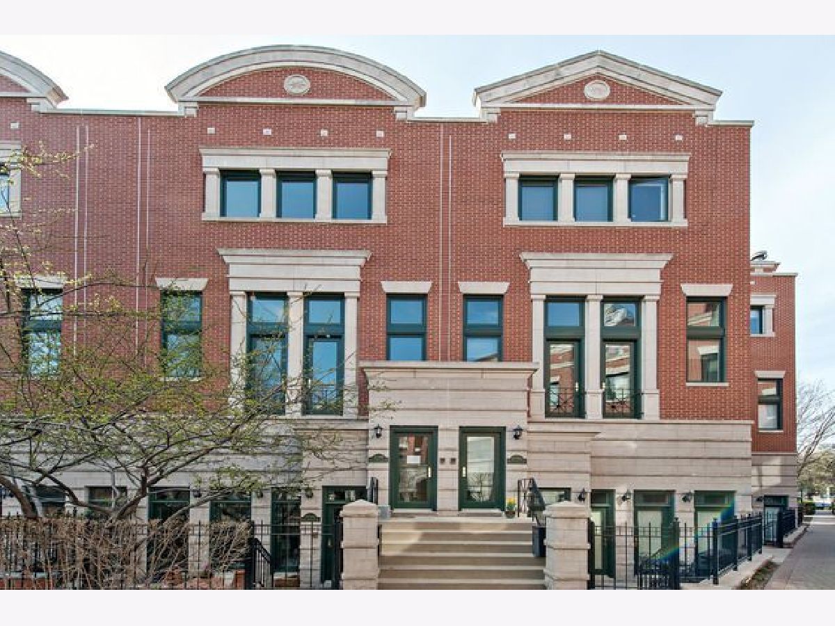Townhomes Rented The Pointe Chicago Illinois, 2036 Sedgwick