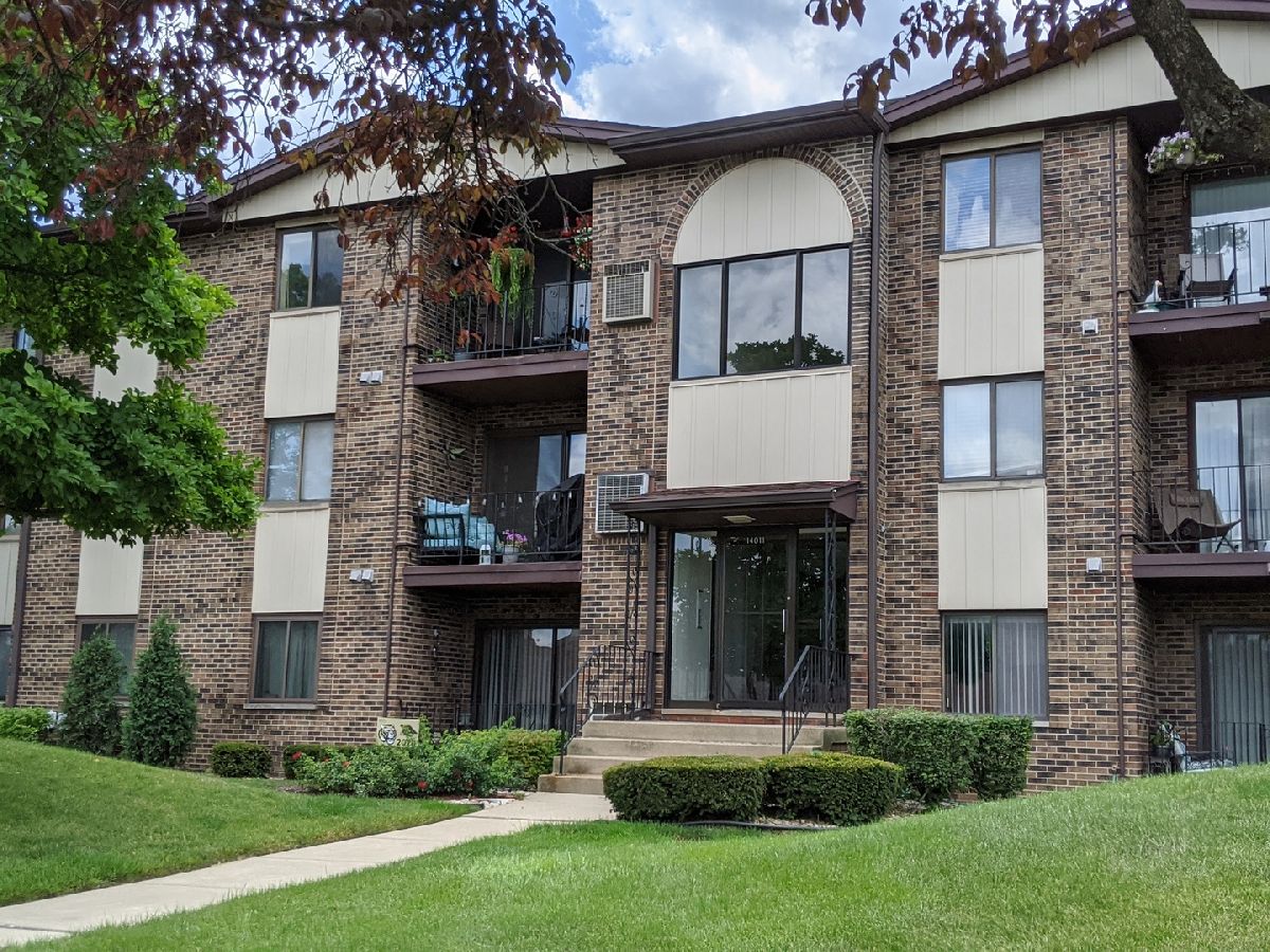 Condominiums Sold Applegate Crestwood Illinois, 14011 Laramie