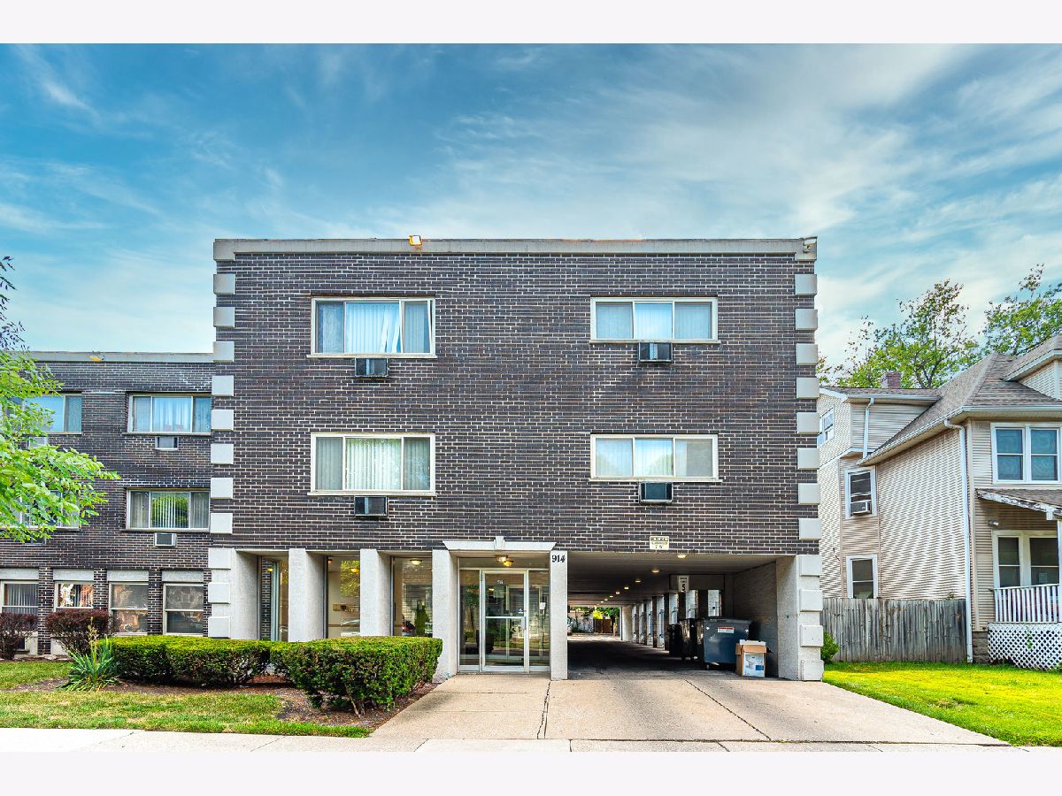 Condominiums Sold Oak Park Terrace Oak Park Illinois, 914 Austin