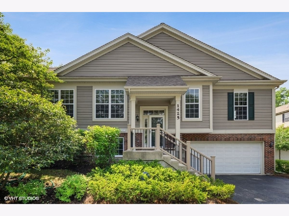 Townhomes Sold Fairfield Place Lombard Illinois, 1425 Fairfield