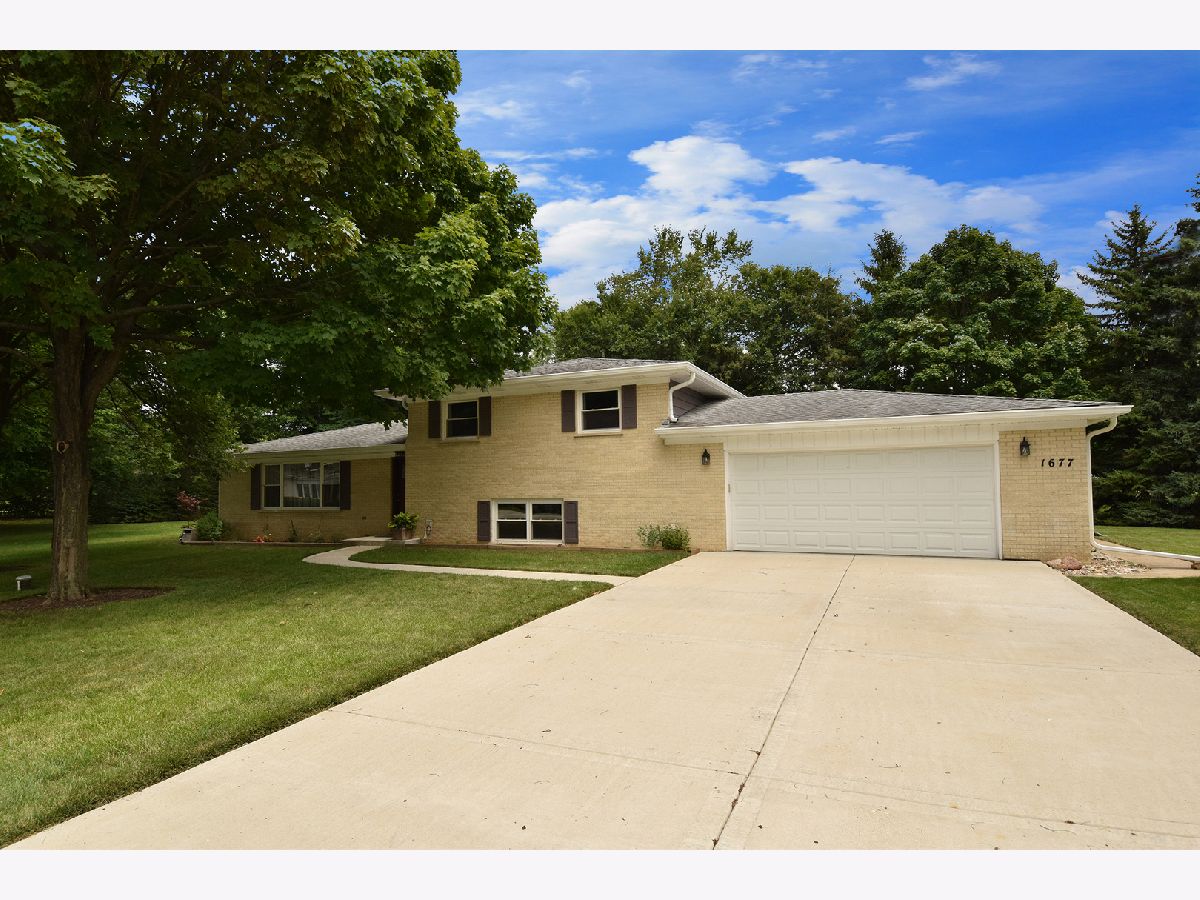Homes Sold Capri Village Palatine Illinois, 1677 Denise