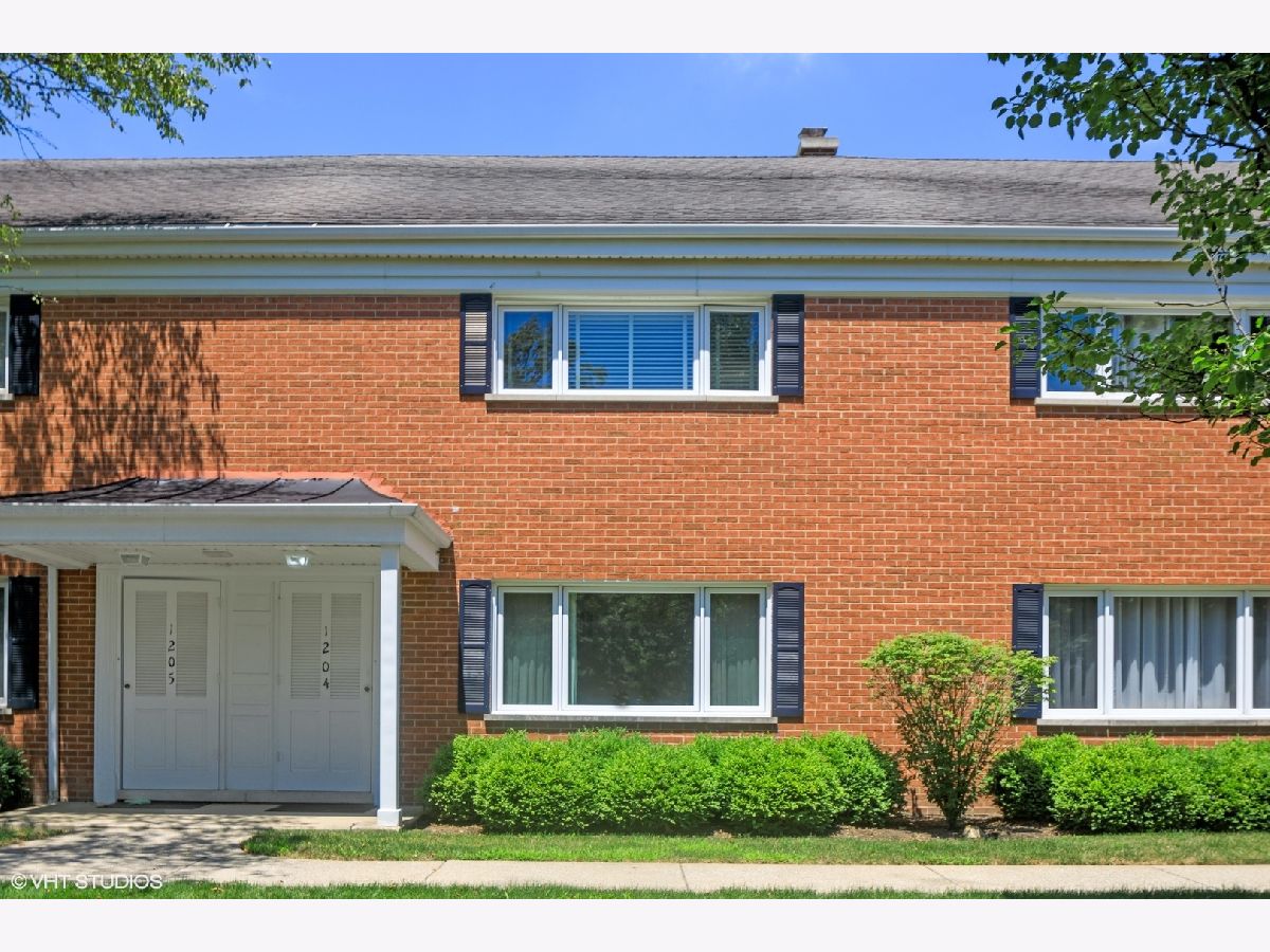 Townhomes & Homes Sold Chanticleer Hinsdale Illinois, 1204 Chanticleer