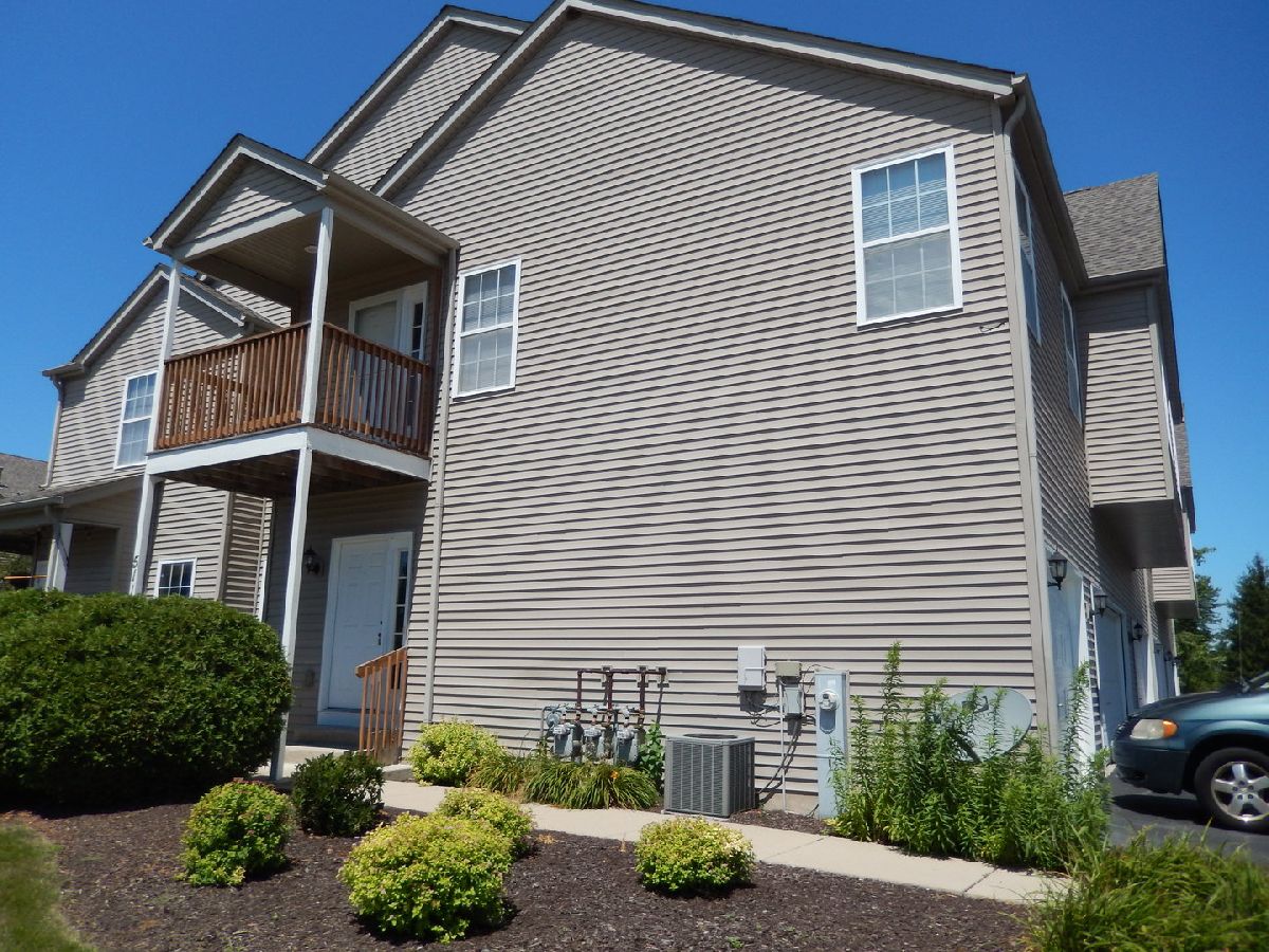 Townhomes & Condos Rented Stonegate Of Heron Creek Sycamore Illinois