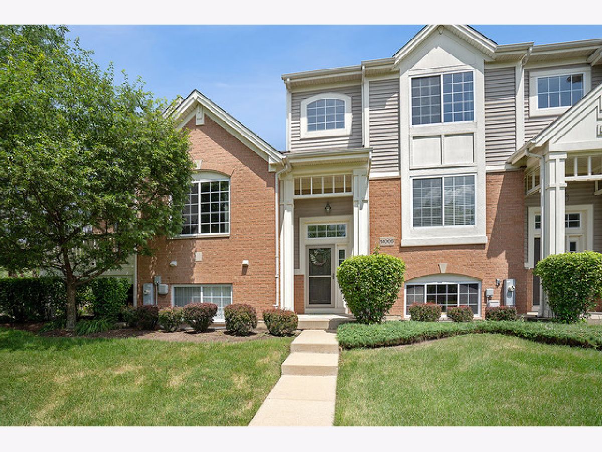Townhomes & Condos Sold Orland Park Crossing Orland Park Illinois, 14005 John Humphrey