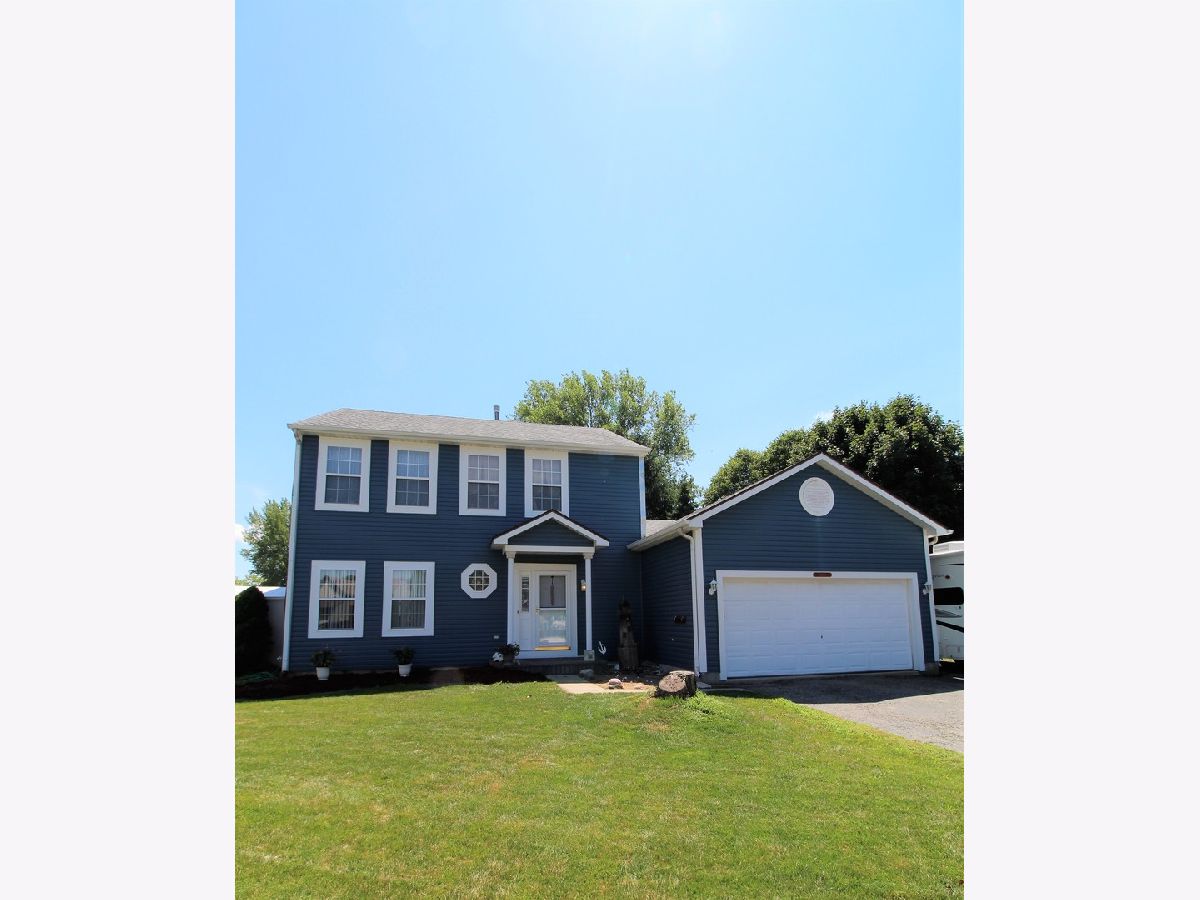 Homes Sold Hickory Cove Fox Lake Illinois, 8211 Balsam