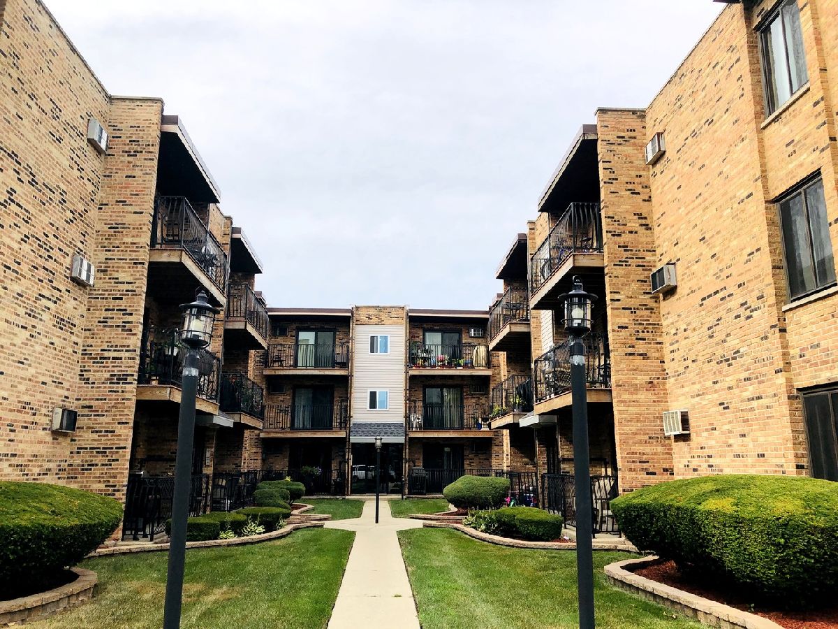Condos & Townhomes Sold Kings Court Condos Chicago Illinois, 4550 57th