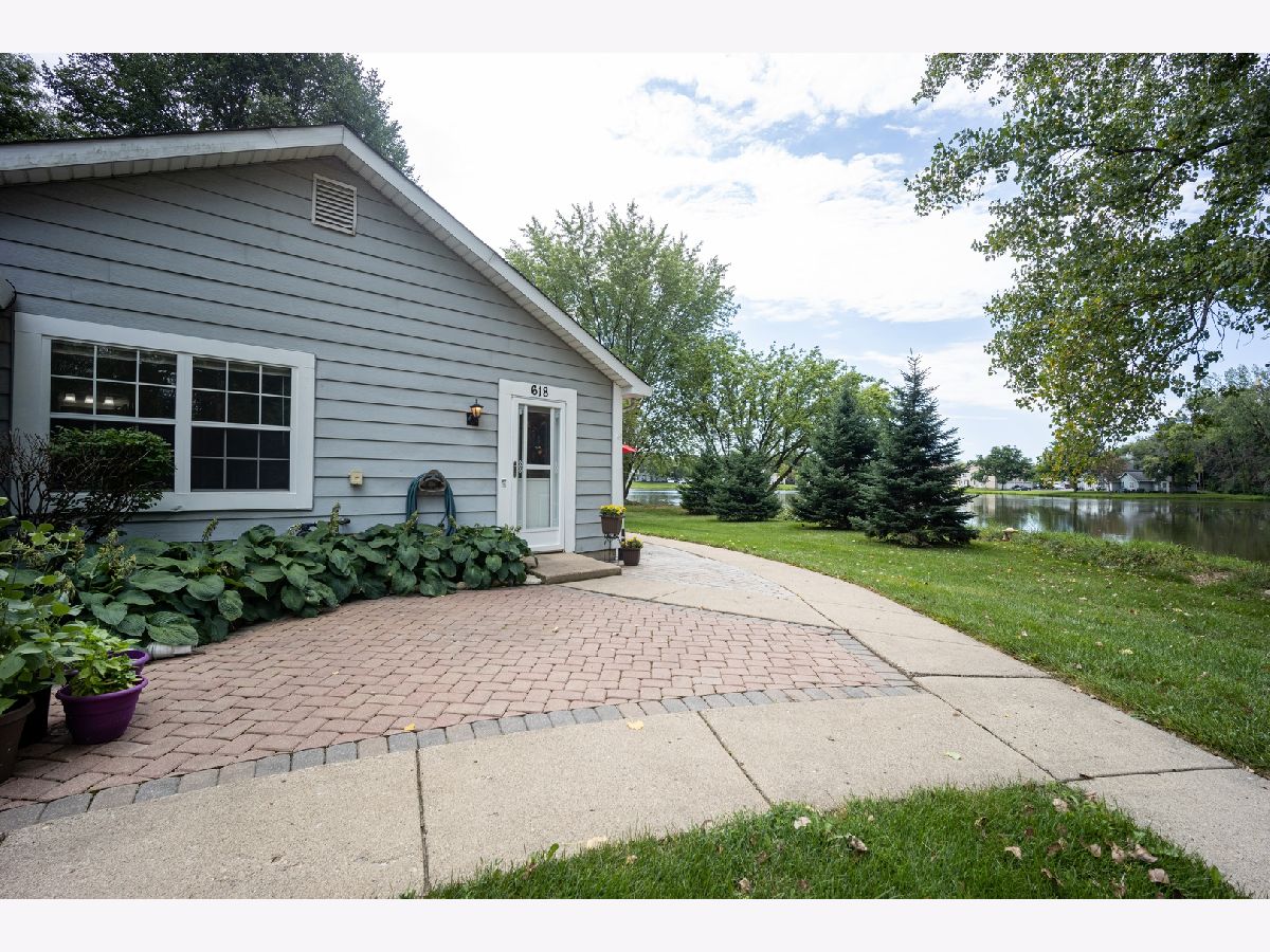 Townhomes & Condos Sold Cornell Lakes Palatine Illinois, 618 Lake Shore