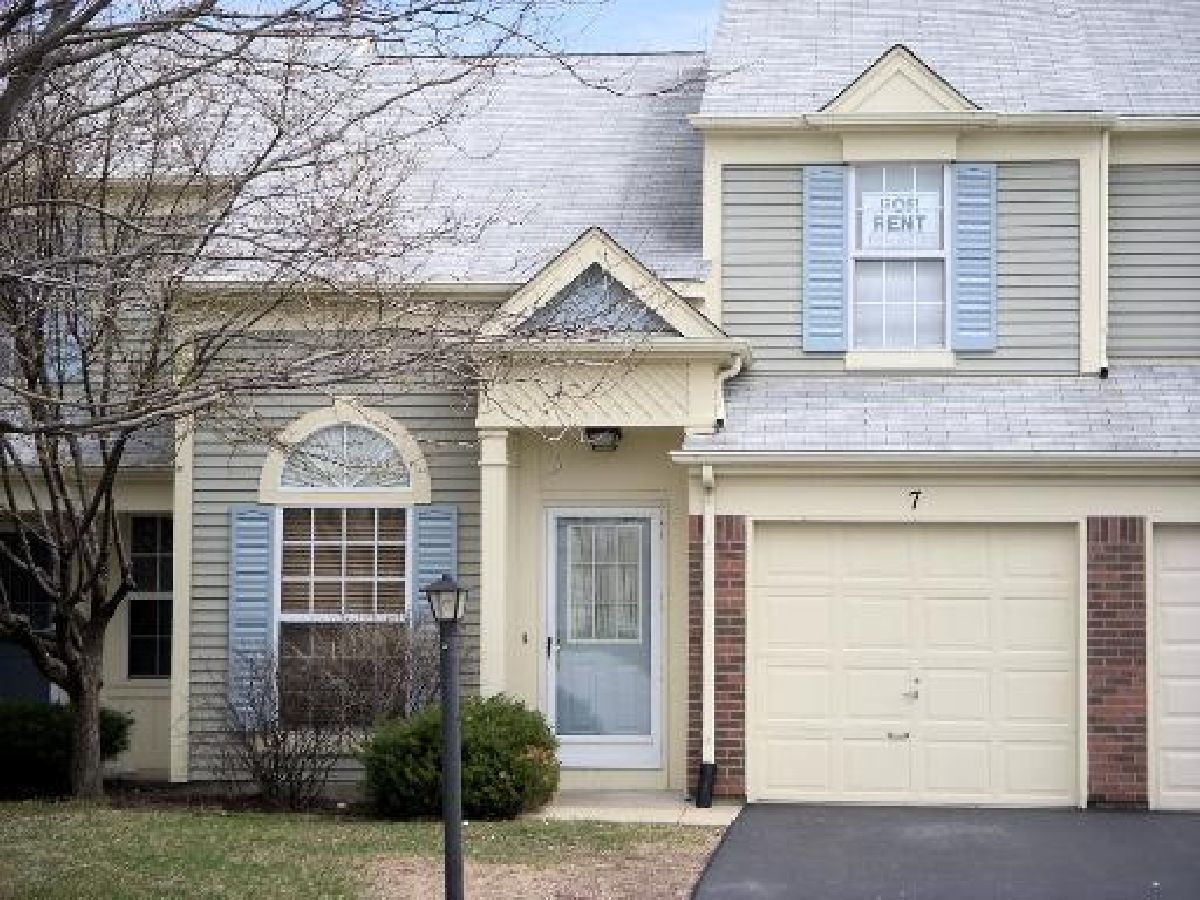 Townhomes Rented Tiffany Place Streamwood Illinois, 7 Oltendorf