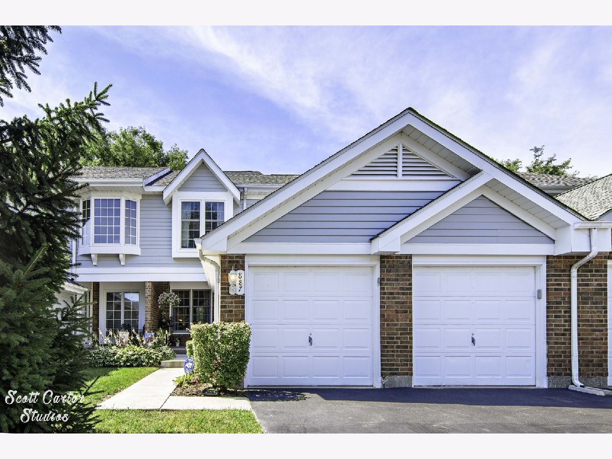 Townhomes Sold Barlina Place Crystal Lake Illinois, 887 Barlina