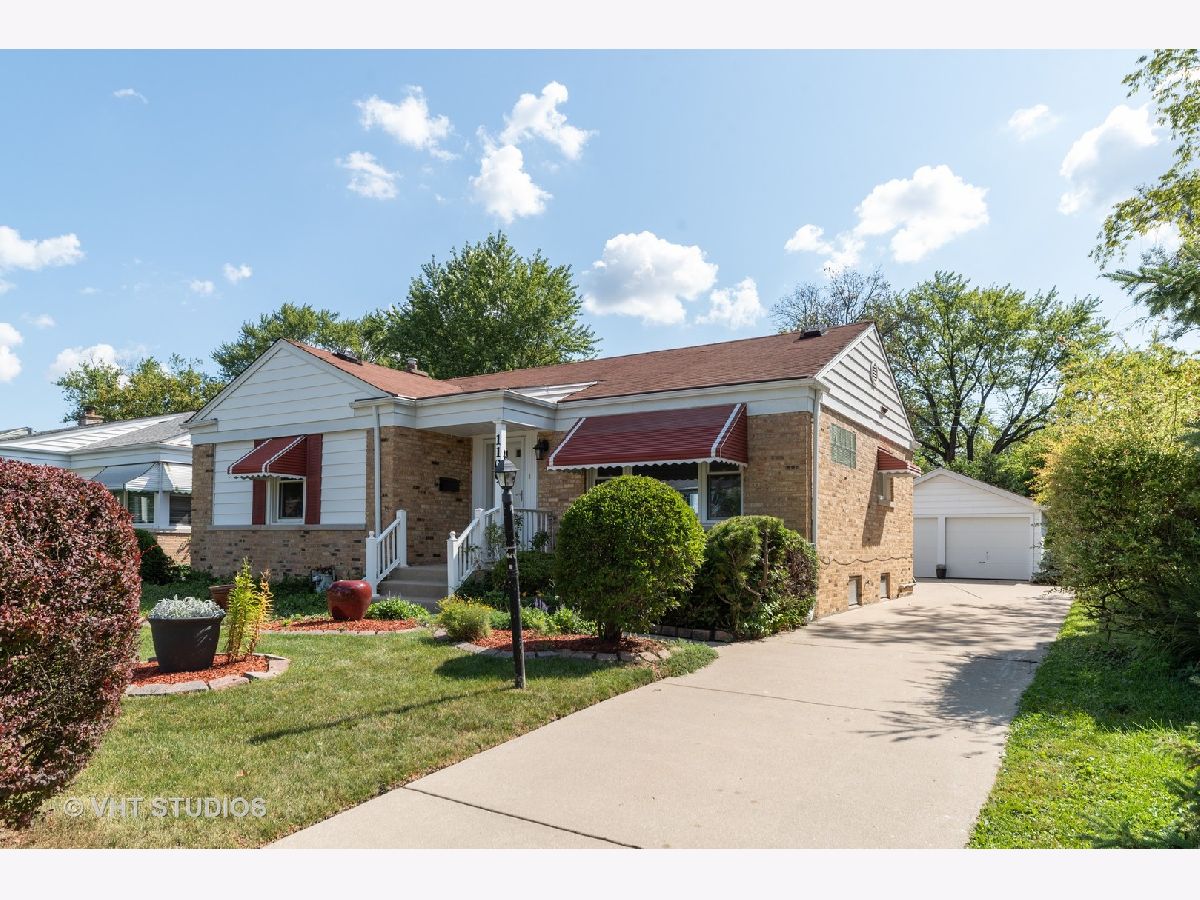 Homes Sold Arlington Greens Arlington Heights Illinois, 1109 Douglas