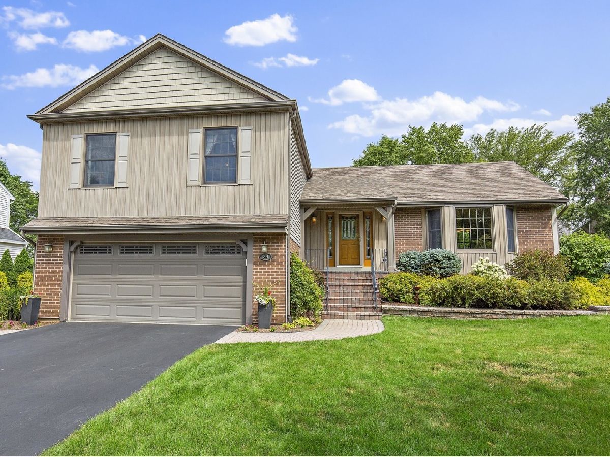 Homes Sold Surrey Meadows Streamwood Illinois, 34 Magnolia