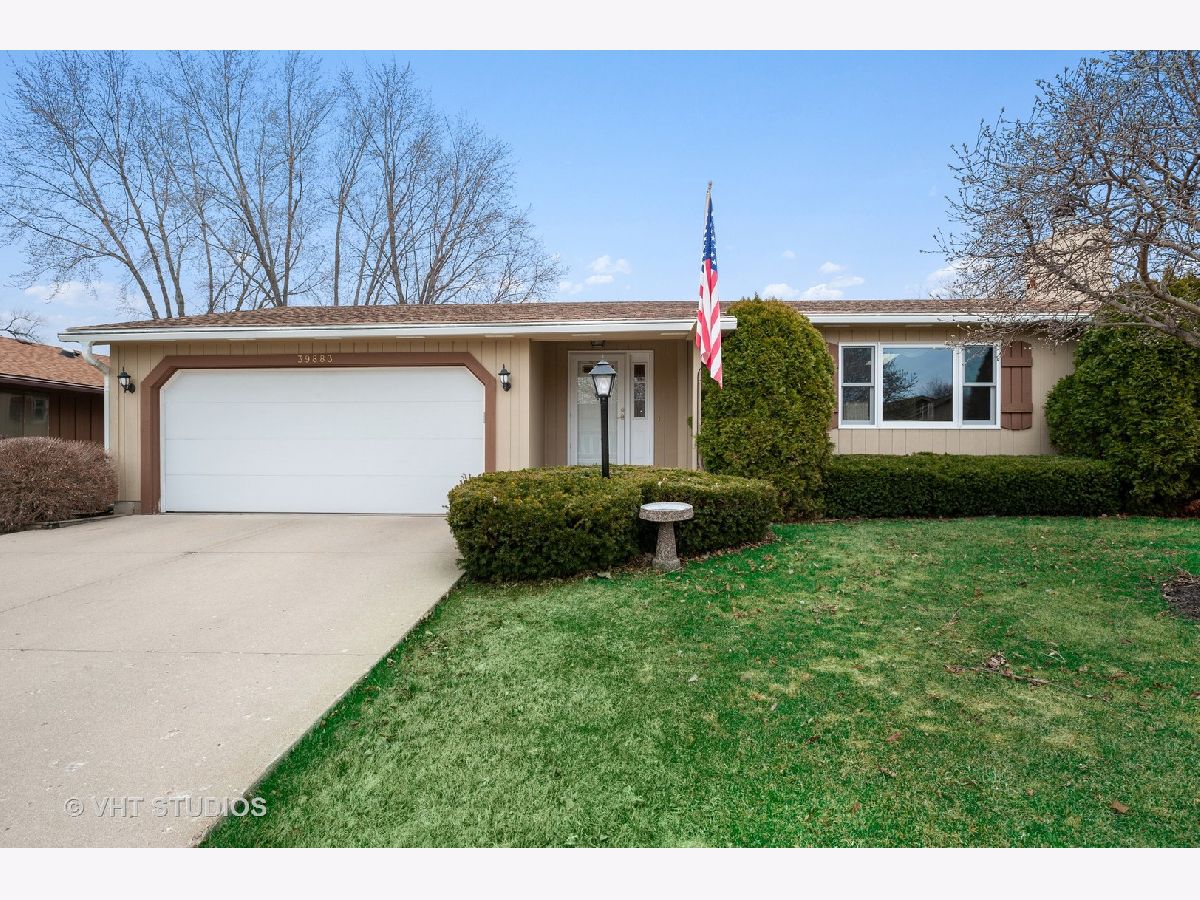 Homes & Condos & Townhomes Sold Harbor Ridge Antioch Illinois, 39883 Crabapple