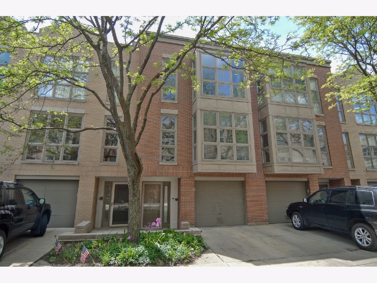Townhomes Rented Lakewood Commons Chicago Illinois, 2365 Wayne