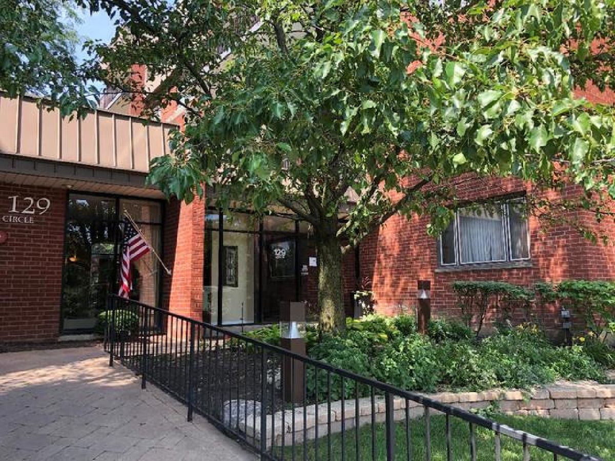 Condominiums Rented Wilshire Green Indian Head Park Illinois, 129 Acacia