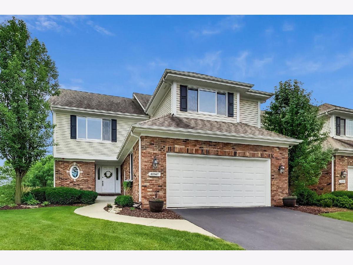 Townhomes Sold Asters On Almond Grayslake Illinois, 32907 Stone Manor
