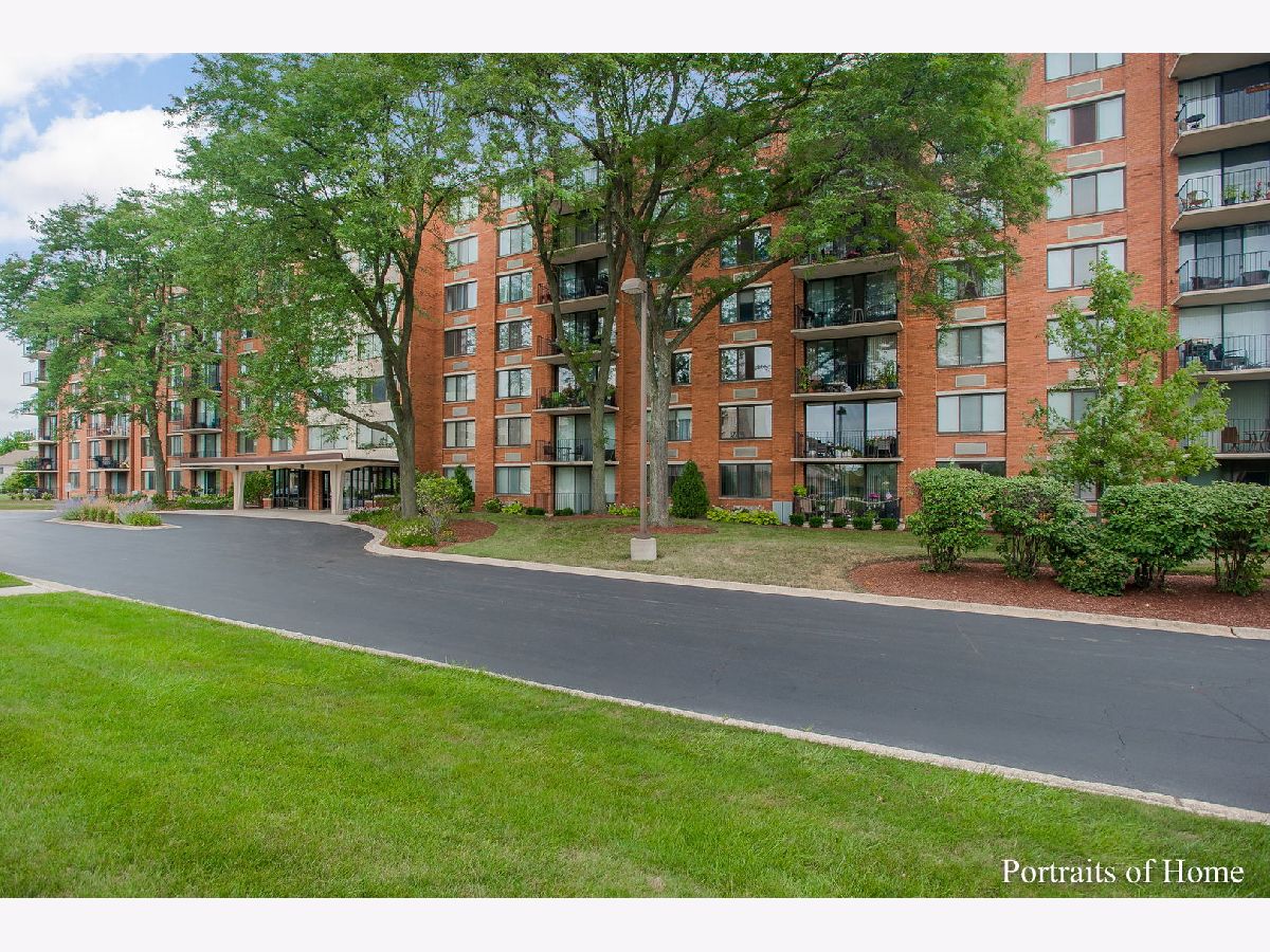 Condominiums Sold St Regis Lombard Illinois, 2000 Saint Regis