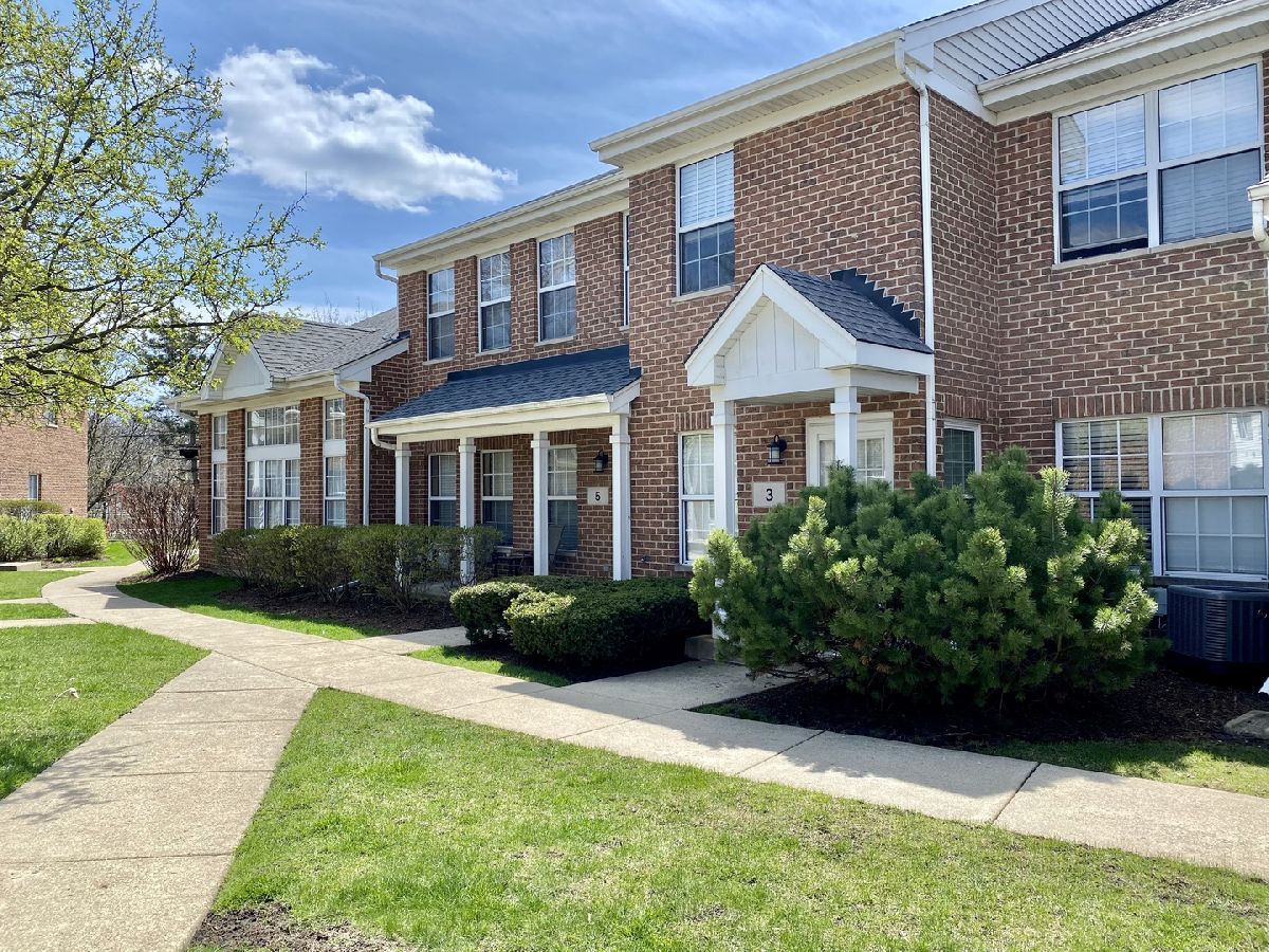 Townhomes Sold Astoria Place Elmhurst Illinois, 5 Charlotte