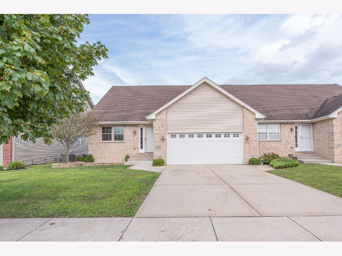 Homes & Condos & Townhomes Sold Farmstone At Diamond Diamond Illinois, 1245 Farmstone