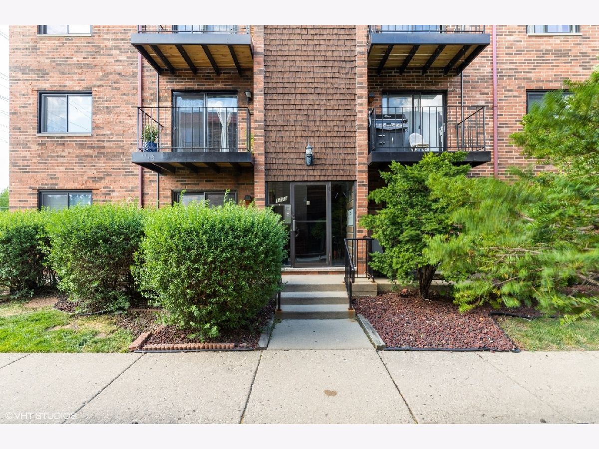 Condominiums Sold Cinnamon Cove Mount Prospect Illinois, 1773 Algonquin