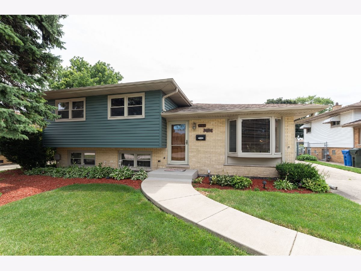 Homes & Townhomes Sold Lake Opeka Des Plaines Illinois, 1101 Irwin
