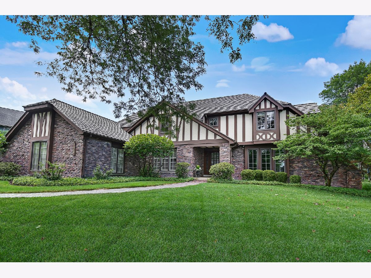 Homes Sold Burr Oaks Glen North Burr Ridge Illinois, 7606 Woodland