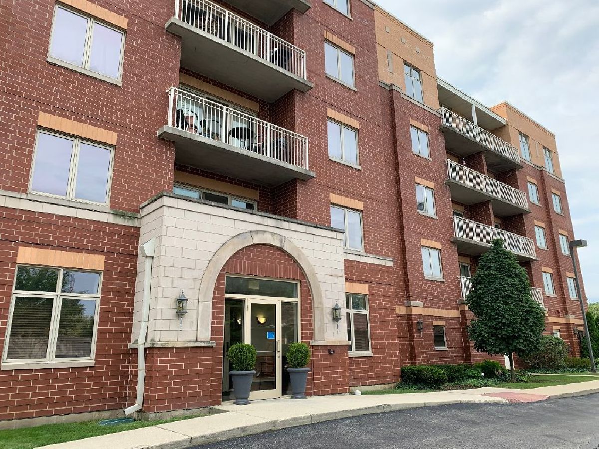 Condominiums Rented Oakview Estates Lombard Illinois, 500 St Charles