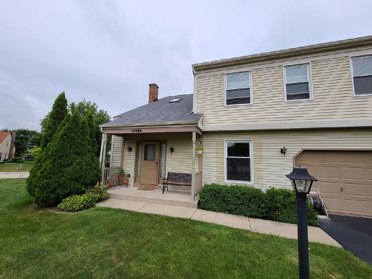 Townhomes & Condos & Homes Rented Woodcreek Huntley Illinois, 11708 Daniel