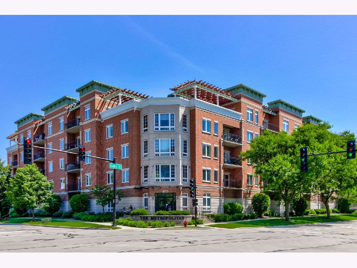 Condominiums Rented The Metropolitan Palatine Illinois, 235 Smith