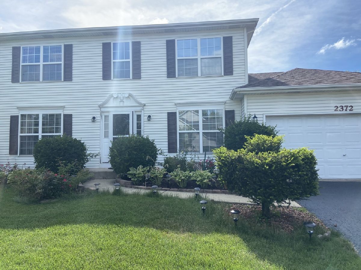 Homes Rented Oakhurst North Aurora Illinois, 2372 Glenford