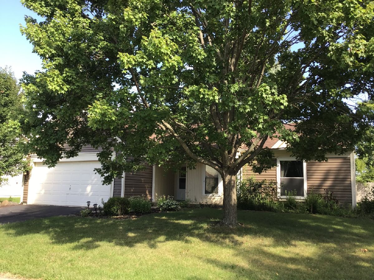 Homes Rented Meadows Aurora Illinois, 2745 Leyland