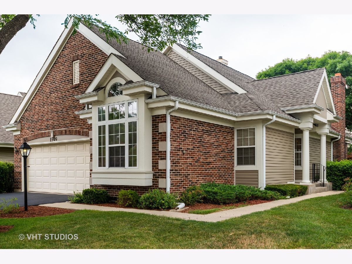 Homes & Condos & Townhomes Sold Enclave Arlington Heights Illinois, 1909 Evergreen
