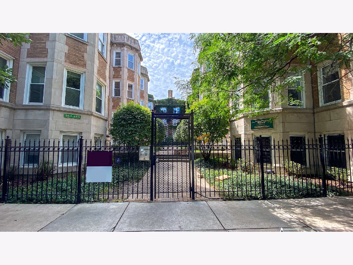 Condominiums Sold Wrigley View Village Chicago Illinois, 877 Cornelia