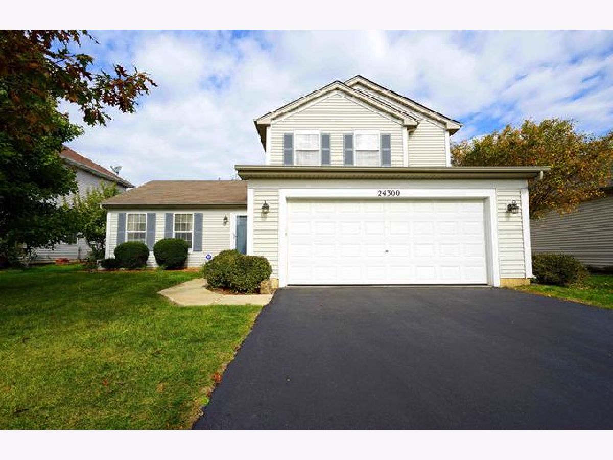 Homes & Townhomes & Condos Rented Heritage Meadows Plainfield Illinois, 24300 White Oak