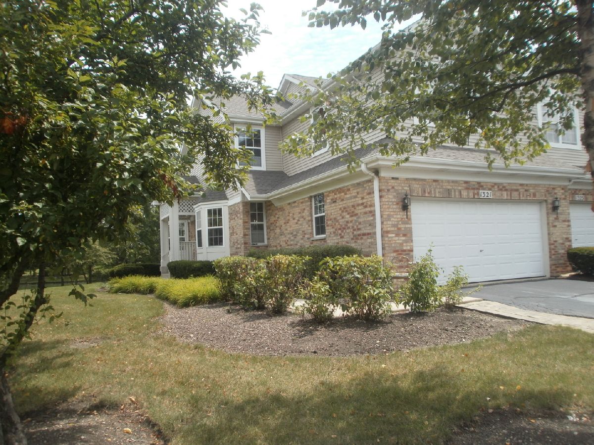 Townhomes Sold Cloisters Schaumburg Illinois, 1321 Leonard