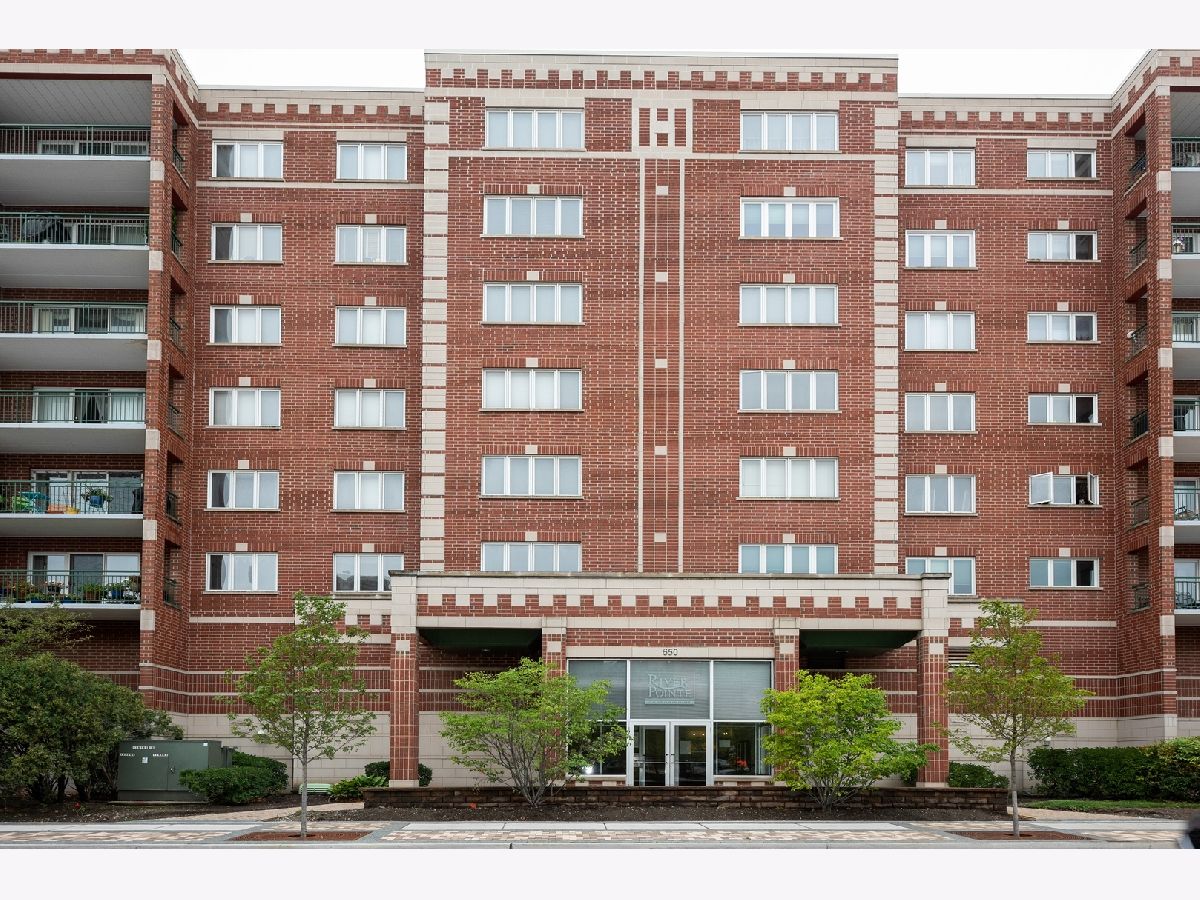 Condominiums Rented River Pointe Des Plaines Illinois, 650 River