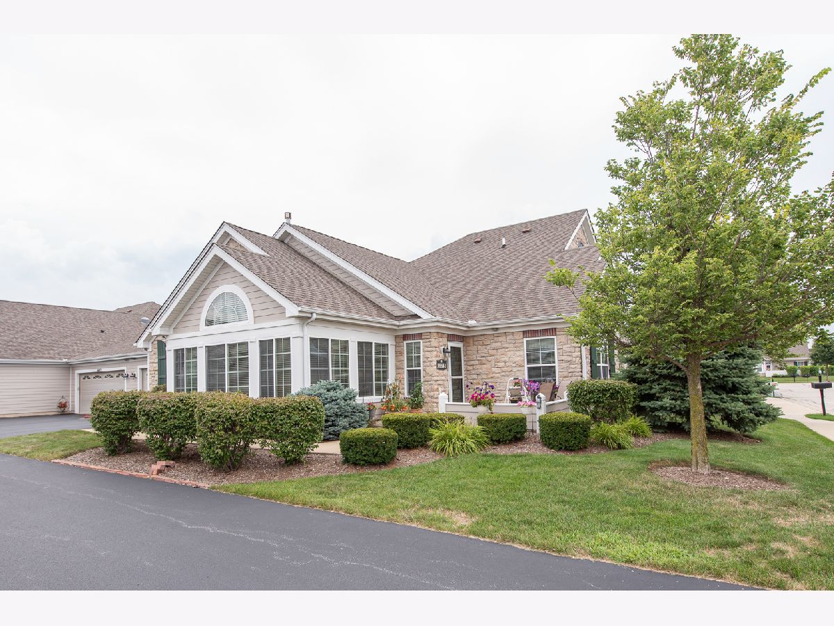 Townhomes & Condos & Homes Sold Villas At Fox Run Plainfield Illinois, 16641 Fox Run