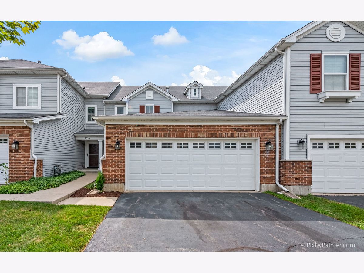 Townhomes Sold Park Place Ii Crystal Lake Illinois, 697 Acadia