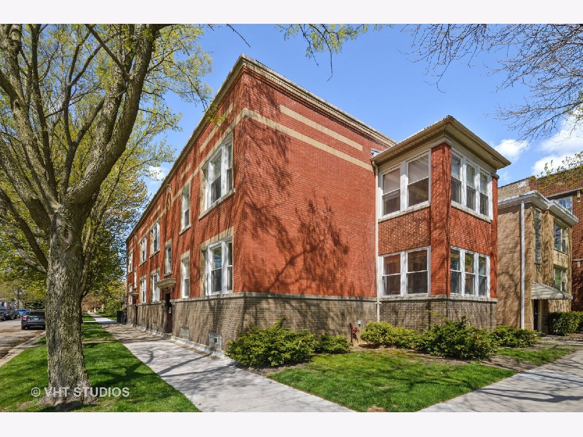 Condos & Townhomes Sold Winona Place Chicago Illinois, 2204 Winona