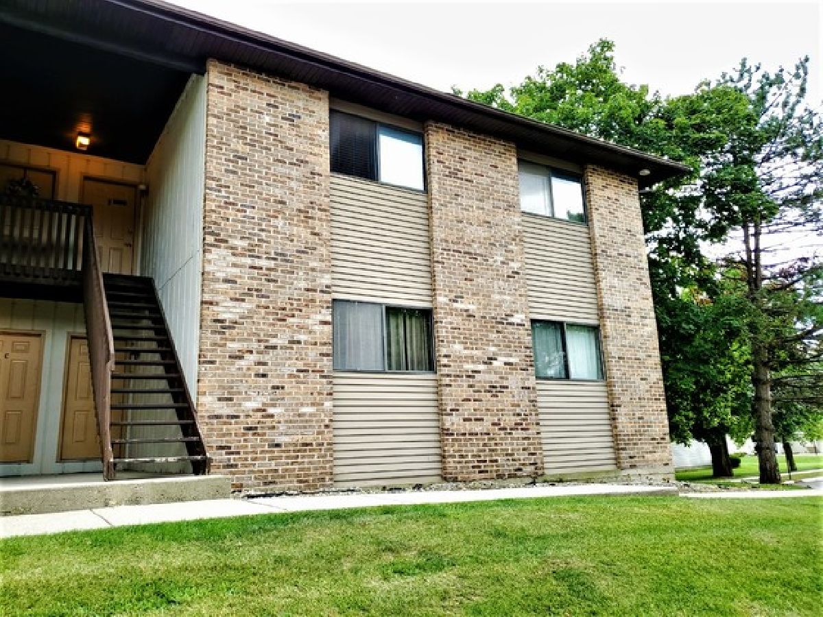 Condominiums Rented Collins Condos South Elgin Illinois, 391 Collins