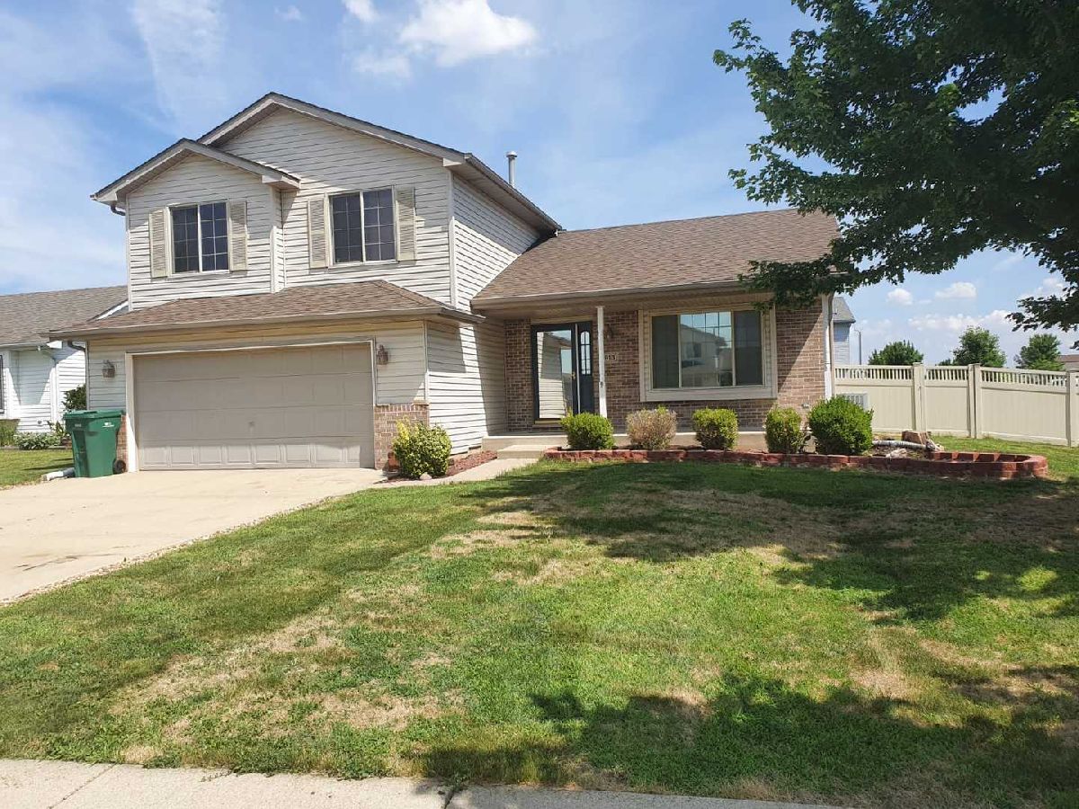 Homes Rented Cumberland South Joliet Illinois, 6913 Cornwall