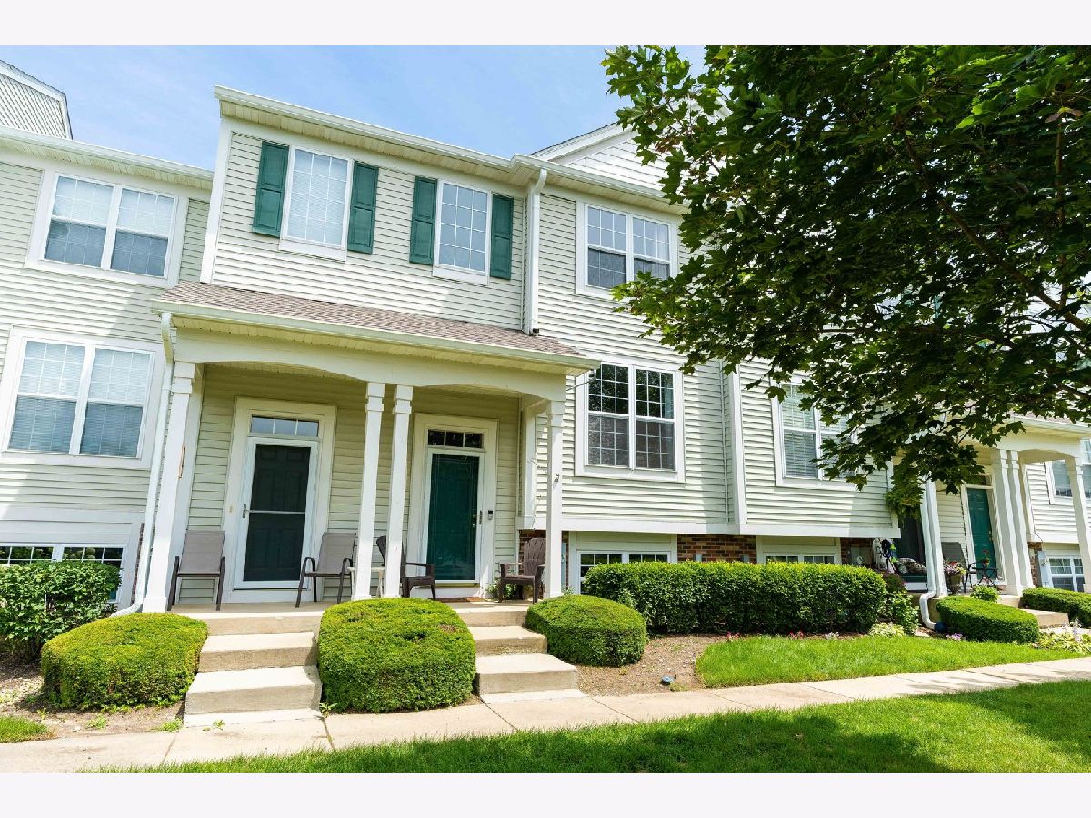 Townhomes Rented Terra Springs Volo Illinois, 408 Terra Springs