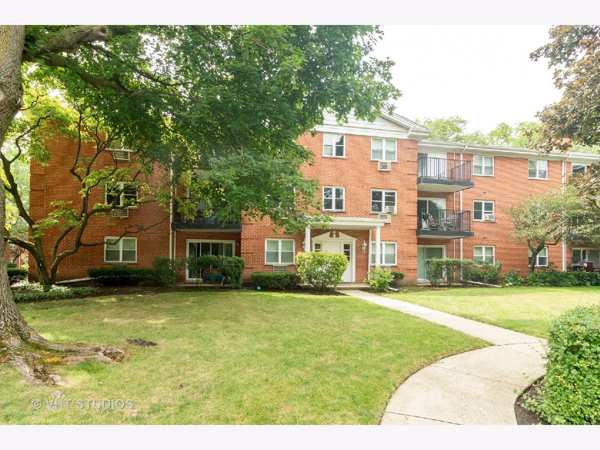 Homes & Condominiums Sold Eastwood Arlington Heights Illinois, 819 Miner