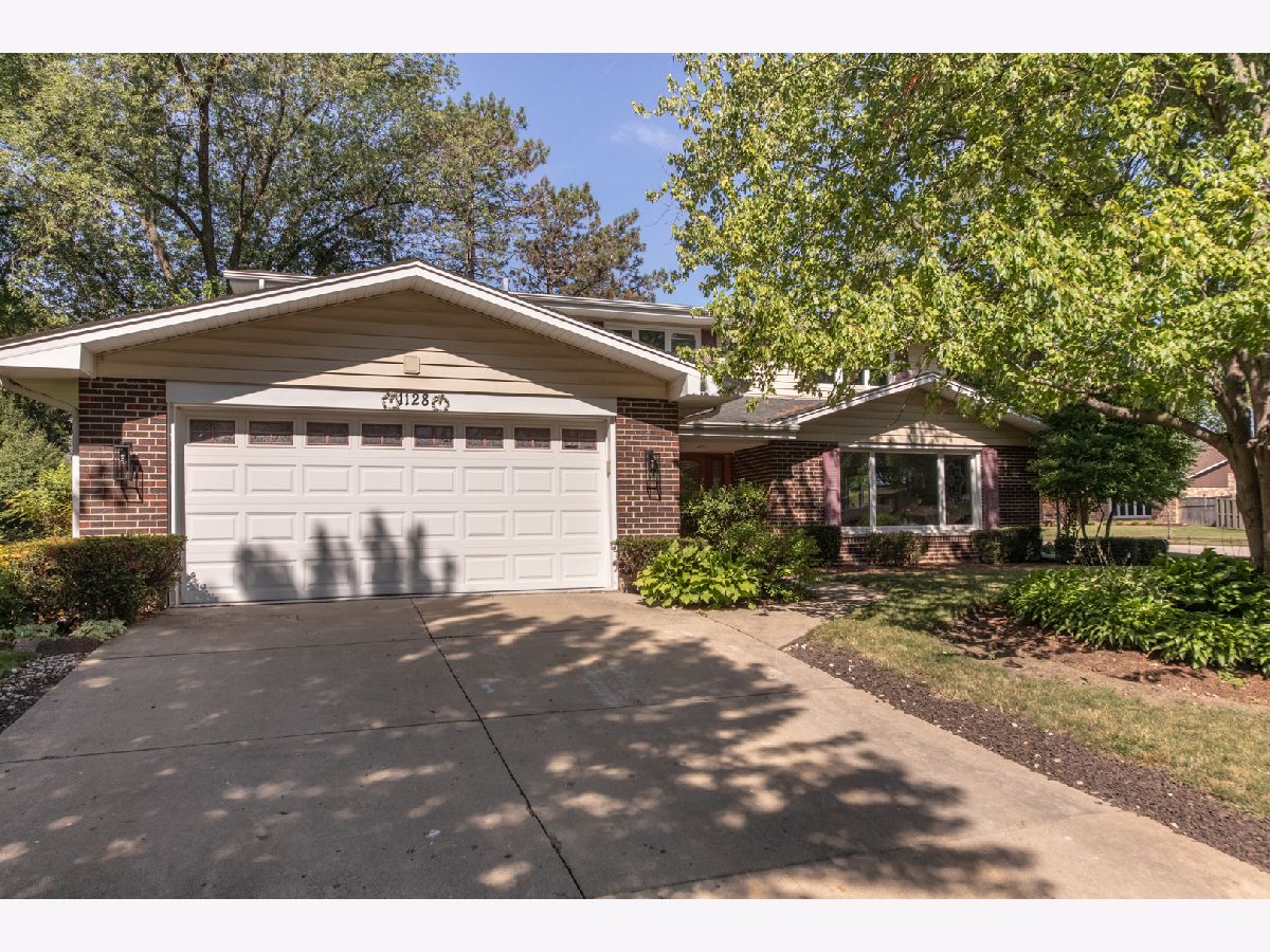 Homes Sold Kenilwicke Palatine Illinois, 1128 Ventura