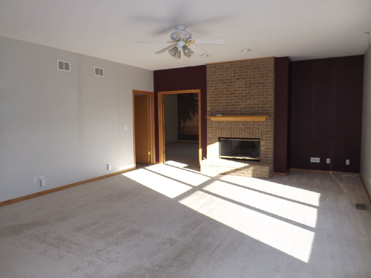Homes Sold Willows Edge Crystal Lake Illinois, 1219 Fieldstone