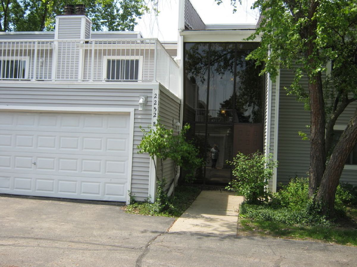 Condos & Townhomes Rented Whispering Pines Palatine Illinois, 2252 Baldwin
