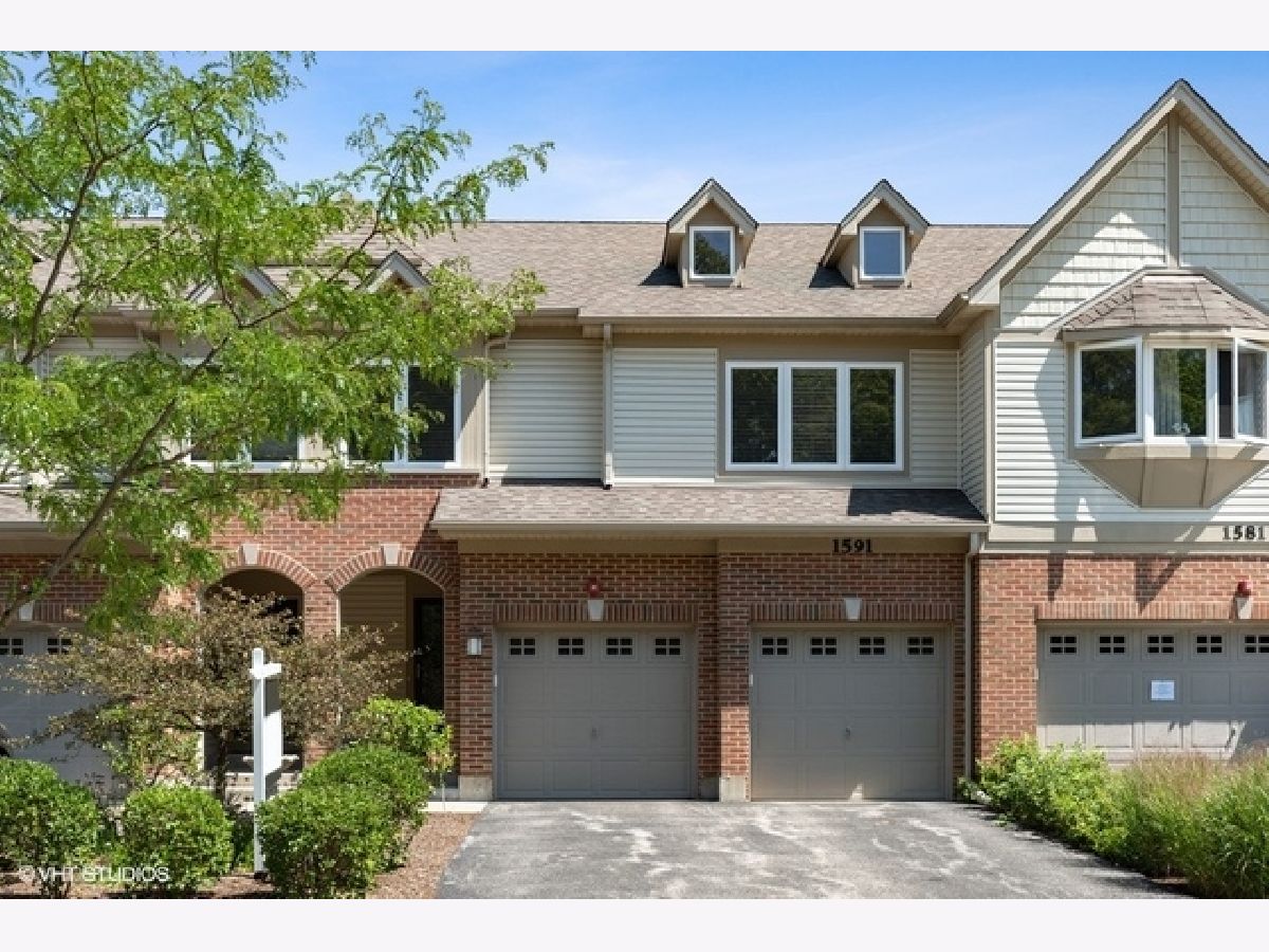 Townhomes Sold Hickory Woods Mundelein Illinois, 1591 Pauline