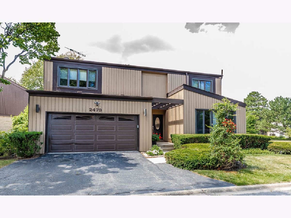 Homes & Condos & Townhomes Sold Cobblewood Northbrook Illinois, 2479 Cobblewood