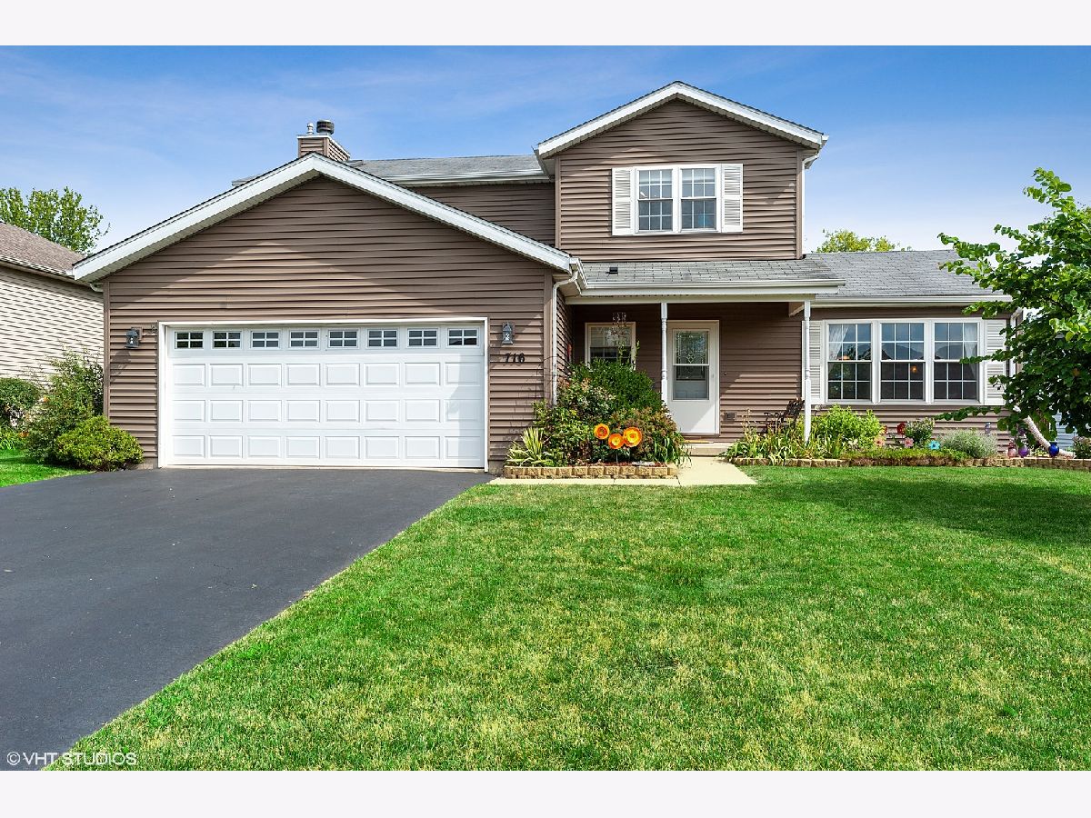 Condos & Townhomes & Homes Sold Prairie Terrace Woodstock Illinois, 716 Robert